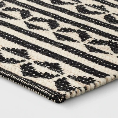 2'6"x4' Geometric Woven Accent Rug Black - Project 62™ 2 2'6"x4' Geometric Woven Accent Rug Black - Project 62™ - Image 2