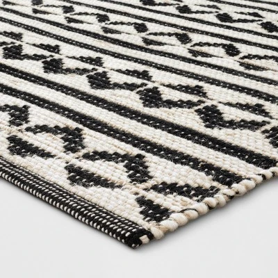 2'6"x4' Geometric Woven Accent Rug Black - Project 62™ 1 2'6"x4' Geometric Woven Accent Rug Black - Project 62™